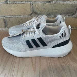 Adidas Swift Run 22 W women’s sneakers